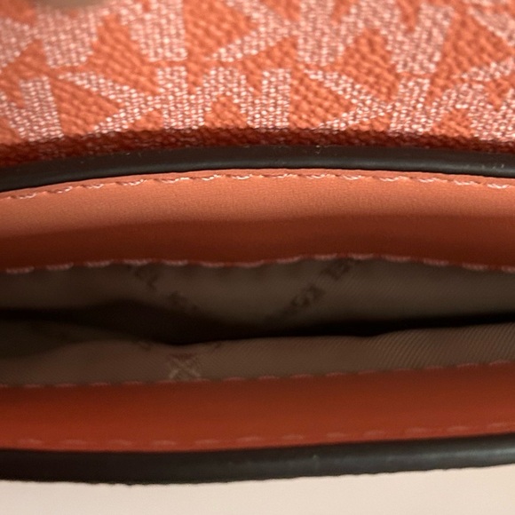 Michael Kors NWT medium flap satchel retails $558 - Picture 12 of 13